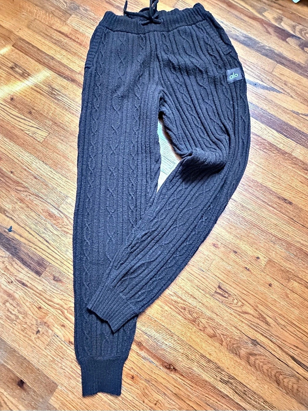 Alo Cable Knit Joggers in Black Like New